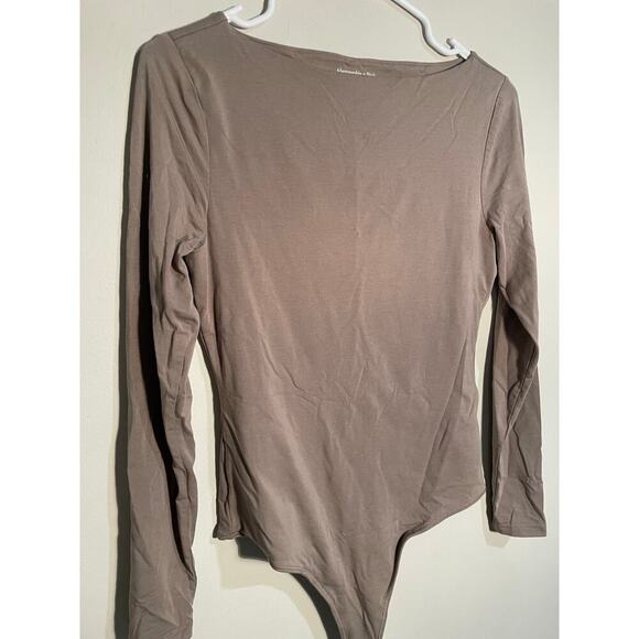 Abercrombie & Fitch A&F Modal Blend Collection Taupe Long‎ Sleeve Basic Bodysuit - Picture 3 of 10